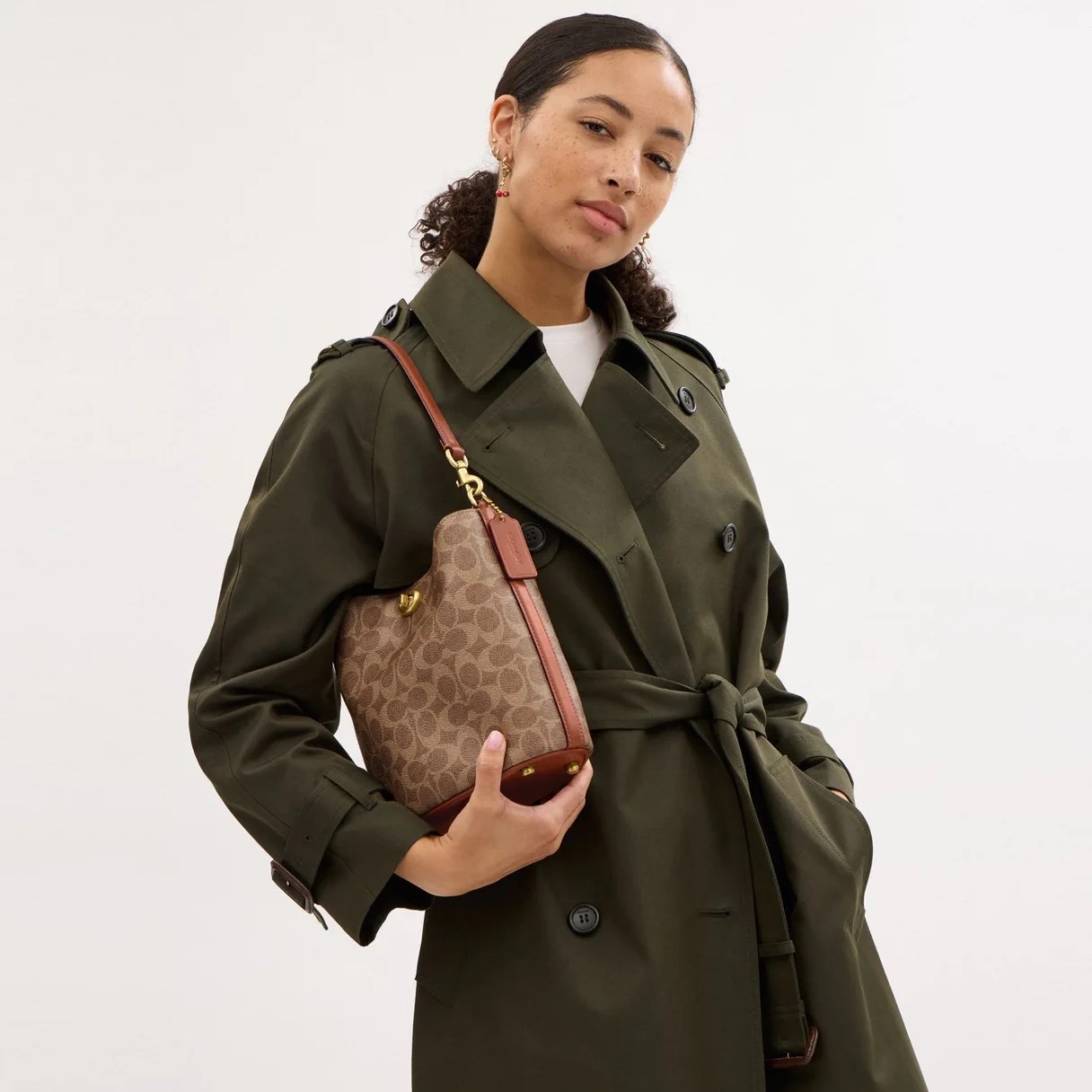 COACH Willow Soft Bucket Bag 19 In Signature Canvas - Image 6