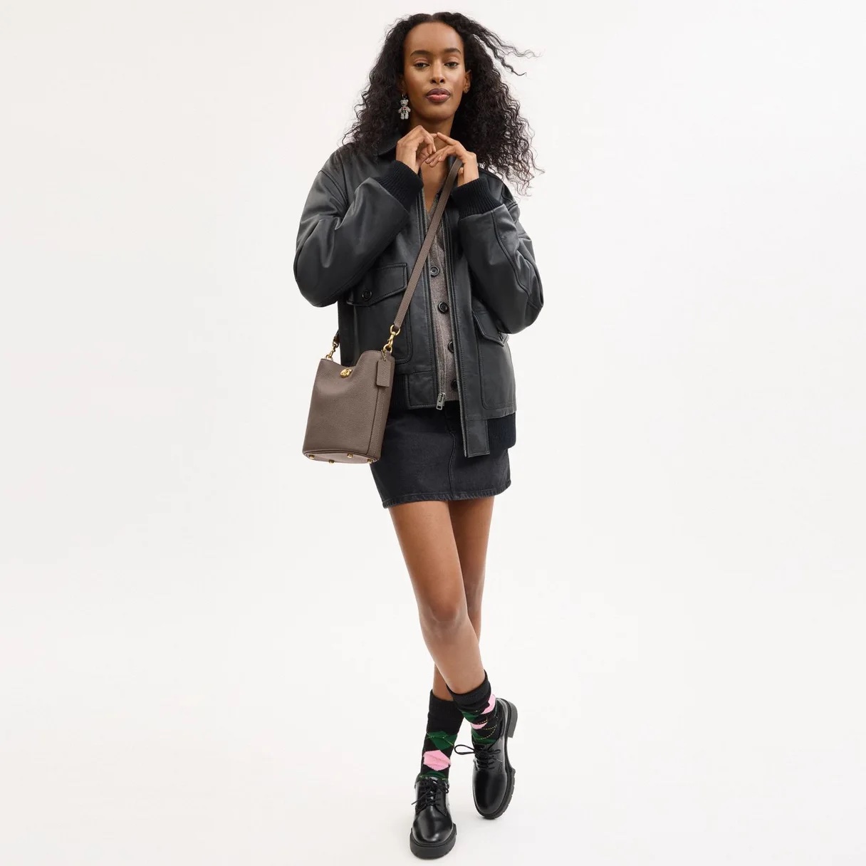 COACH Willow Soft Bucket Bag 19 - Dark - Image 4